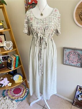vintage floral maxi dress 🧺
